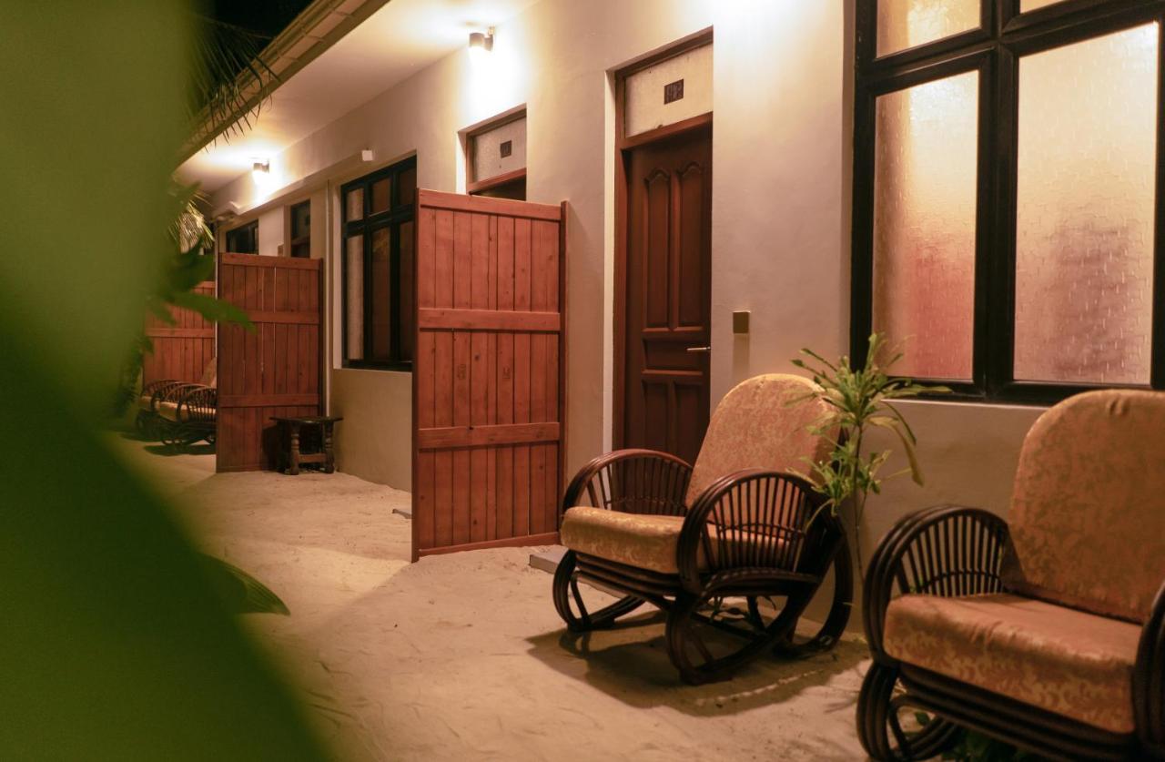 Feridhoo Inn Bagian luar foto