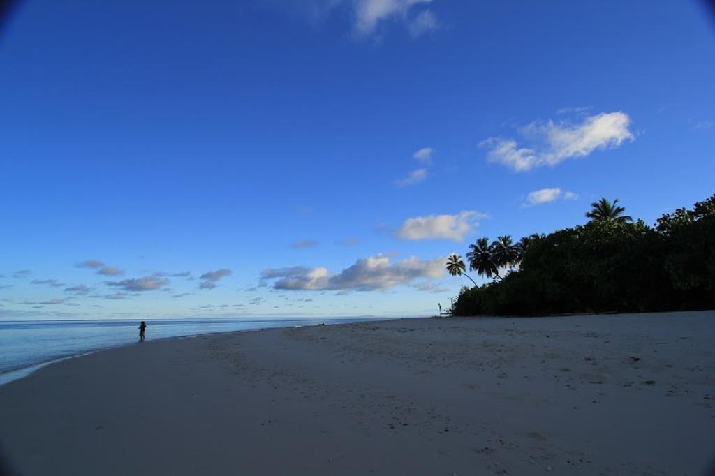Feridhoo Inn Bagian luar foto