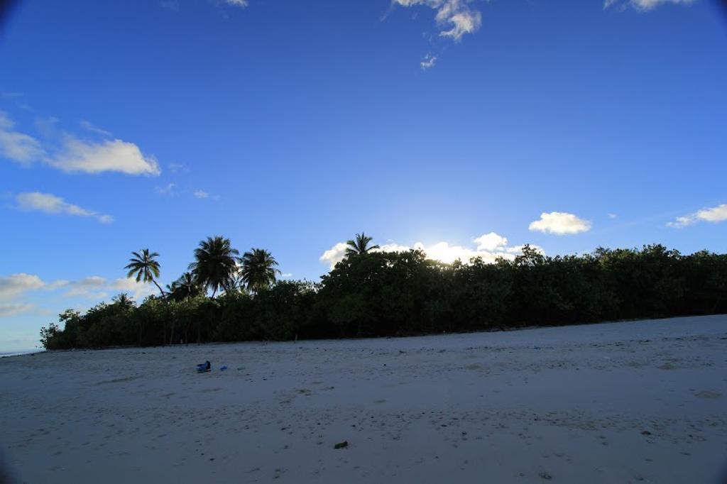 Feridhoo Inn Bagian luar foto