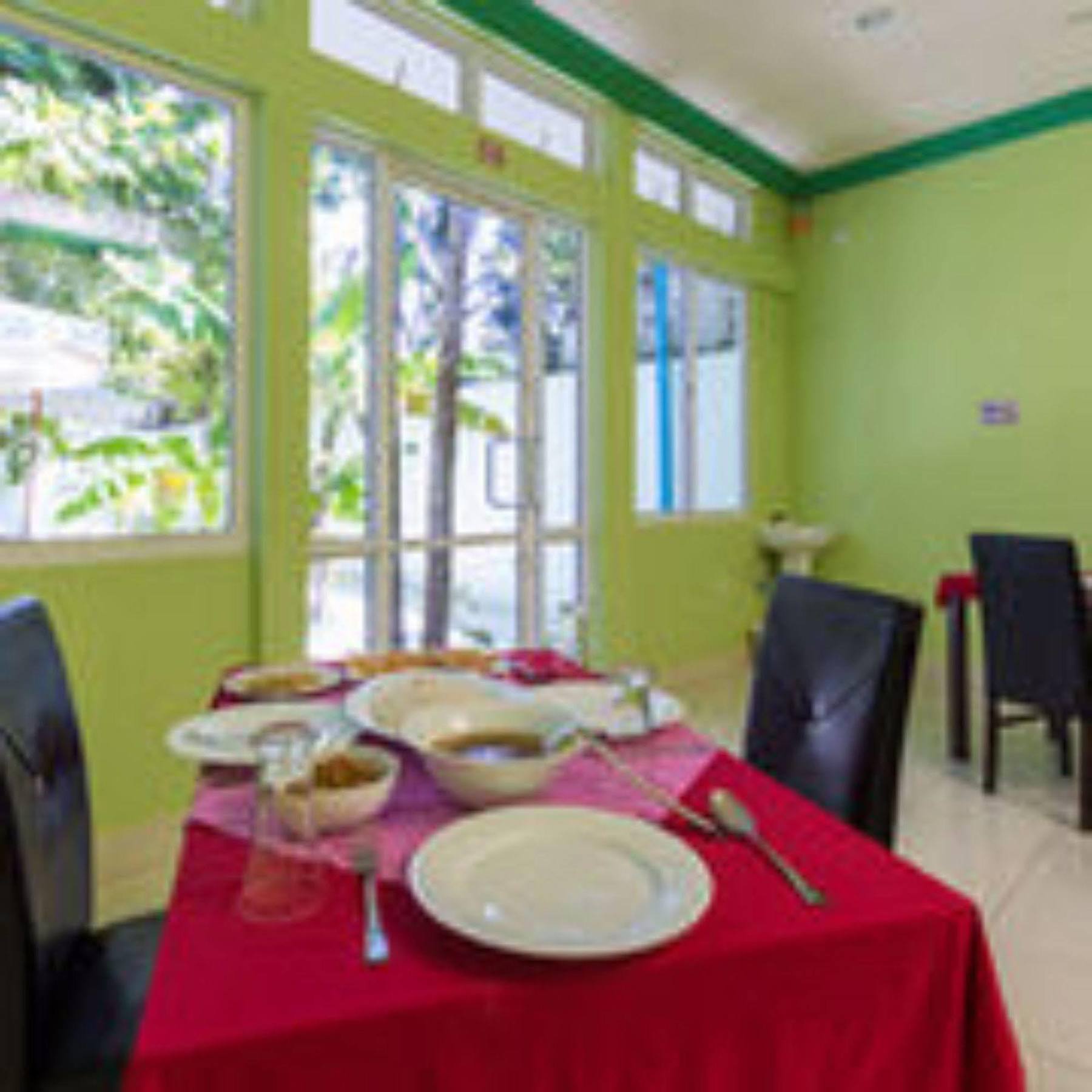 Feridhoo Inn Bagian luar foto